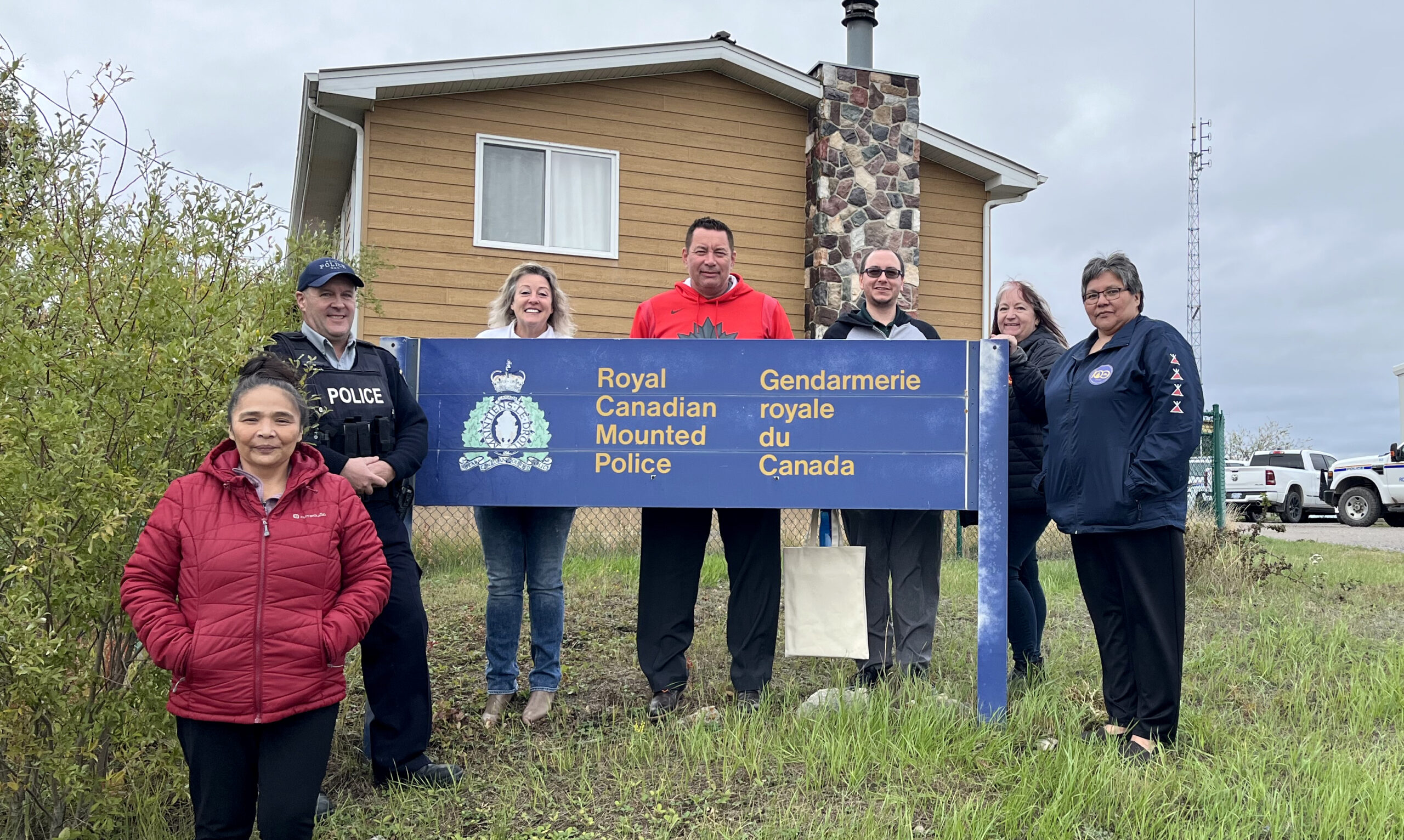 Suzanne Dryneck – PSE, S/Sgt. Geoff Peters – Behchoko RCMP Detachment Commander, Lorraine Rousseau – PSAC North, National President David Neufeld, Samuel Bourget - Local X0149 President, RVP Valda Behrens, Mary Jane Rabesca – PSE